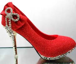 تفسير حلم لبس حذاء احمر , حلم الحزاء الاحمر 20435 1